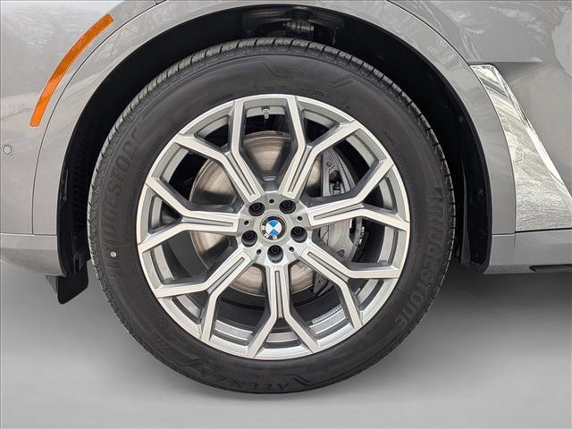 new 2026 BMW X7 car, priced at $95,800