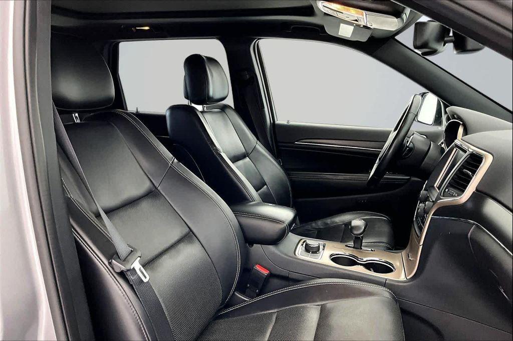 used 2015 Jeep Grand Cherokee car, priced at $14,767