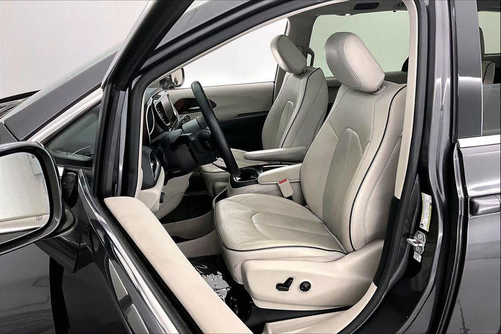 used 2018 Chrysler Pacifica car, priced at $17,502