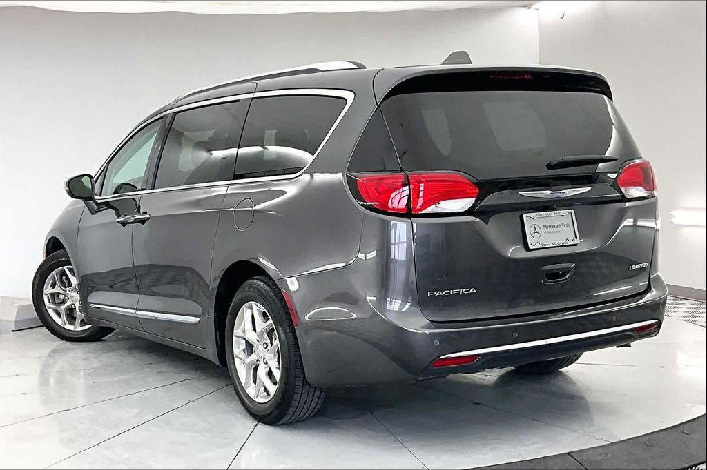 used 2018 Chrysler Pacifica car, priced at $17,502
