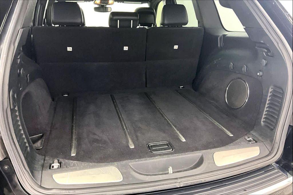 used 2017 Jeep Grand Cherokee car, priced at $15,530