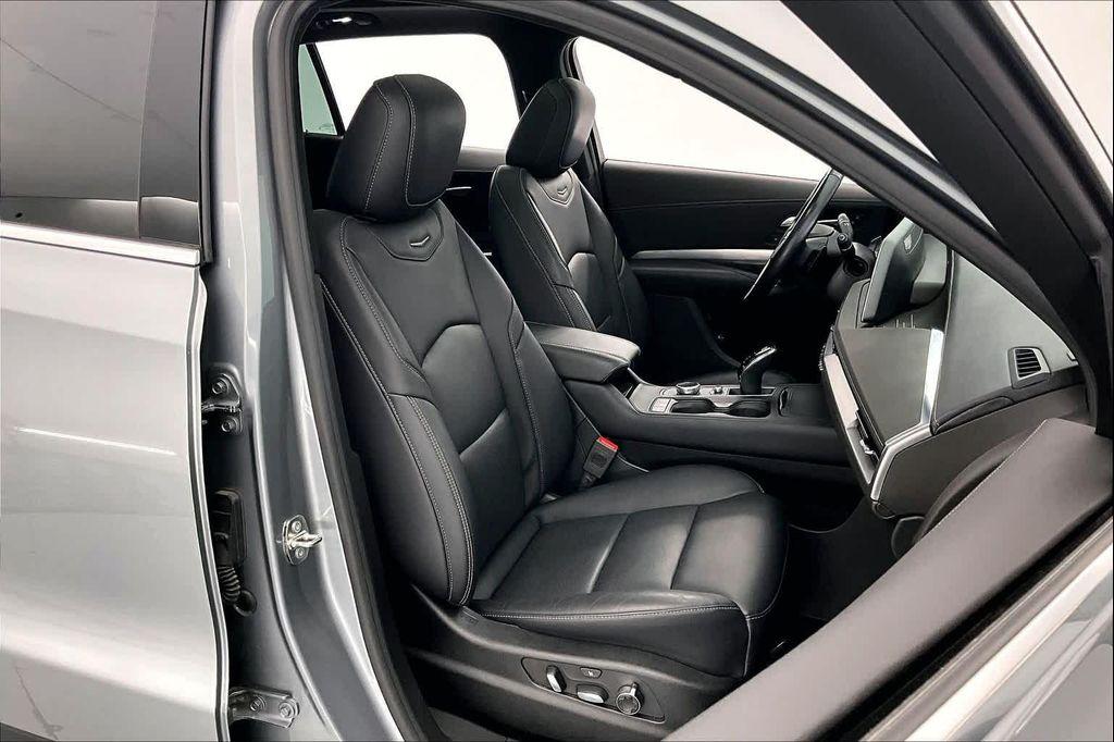 used 2024 Cadillac XT4 car, priced at $34,555