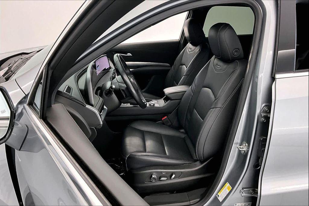 used 2024 Cadillac XT4 car, priced at $34,555