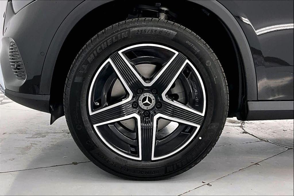 new 2026 Mercedes-Benz GLC 300 car, priced at $58,595