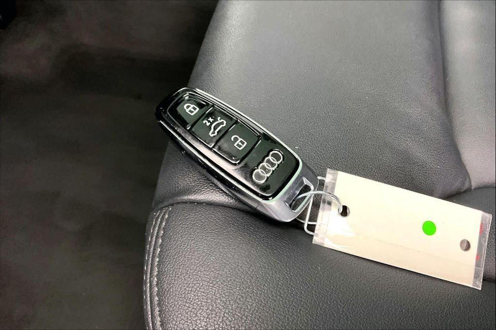 used 2024 Audi Q7 car, priced at $38,987