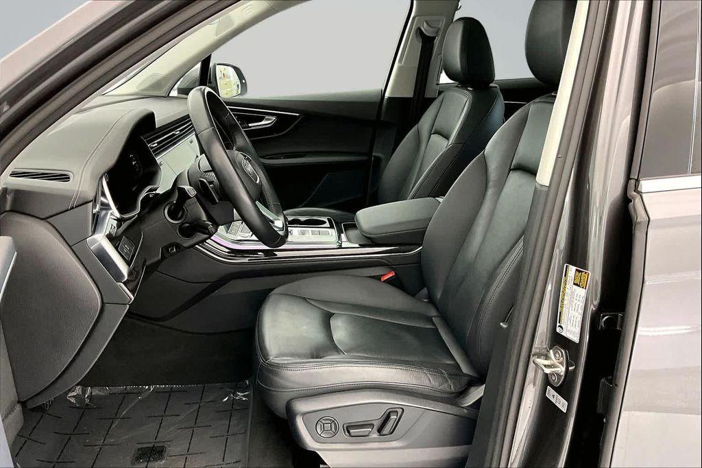used 2024 Audi Q7 car, priced at $38,987