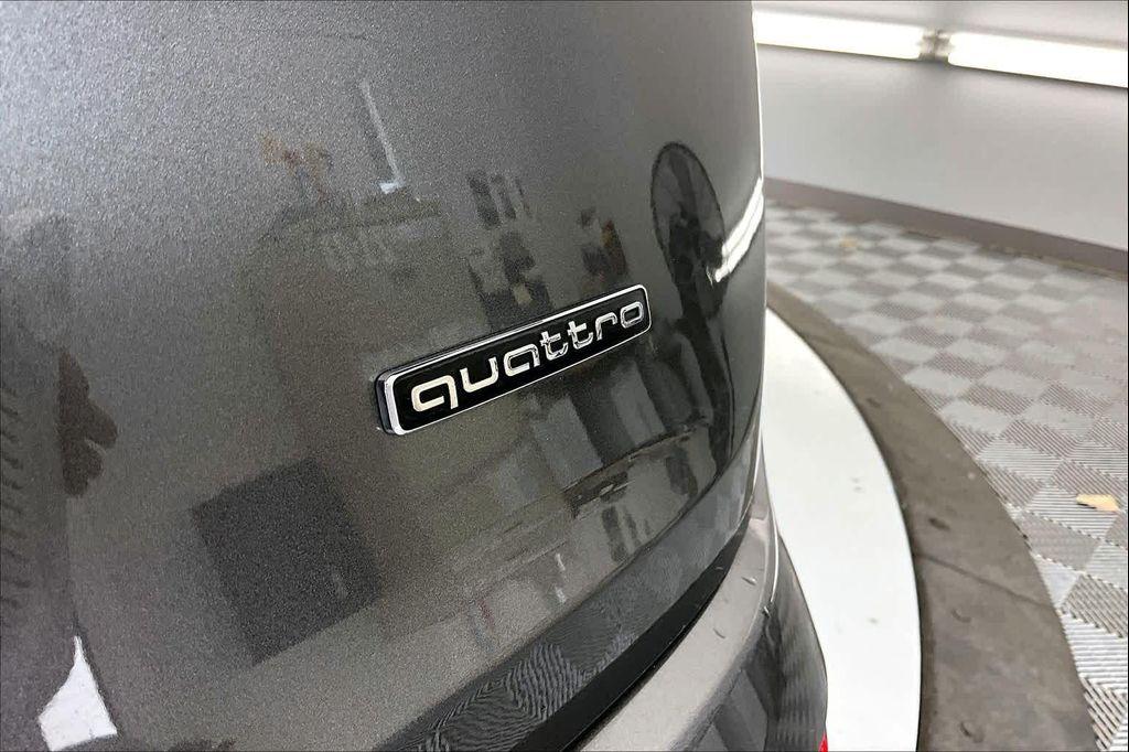 used 2024 Audi Q7 car, priced at $38,987