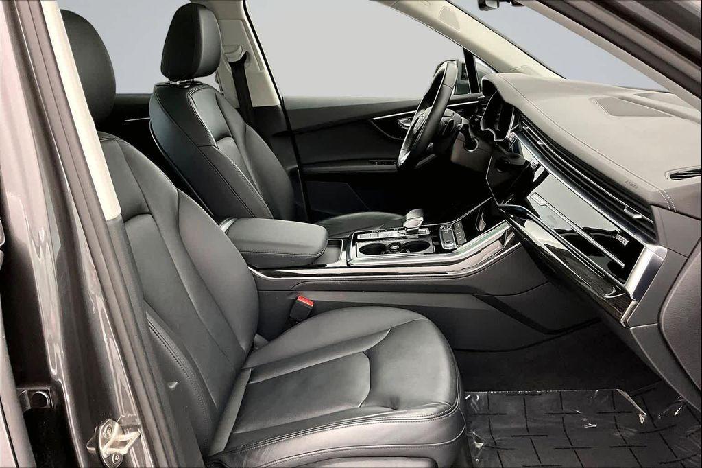 used 2024 Audi Q7 car, priced at $38,987