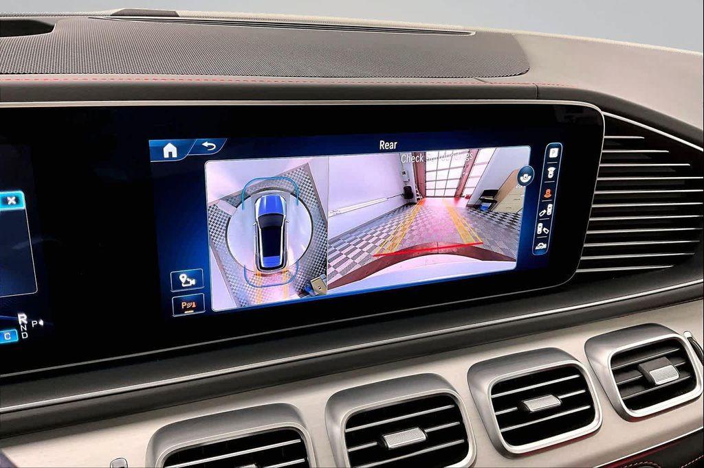 Mercedes-Benz GLE view 21