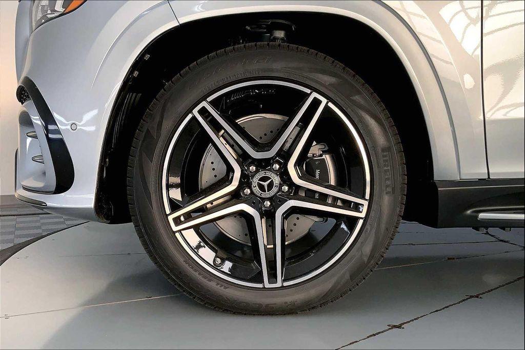 new 2026 Mercedes-Benz GLS 450 car, priced at $105,420