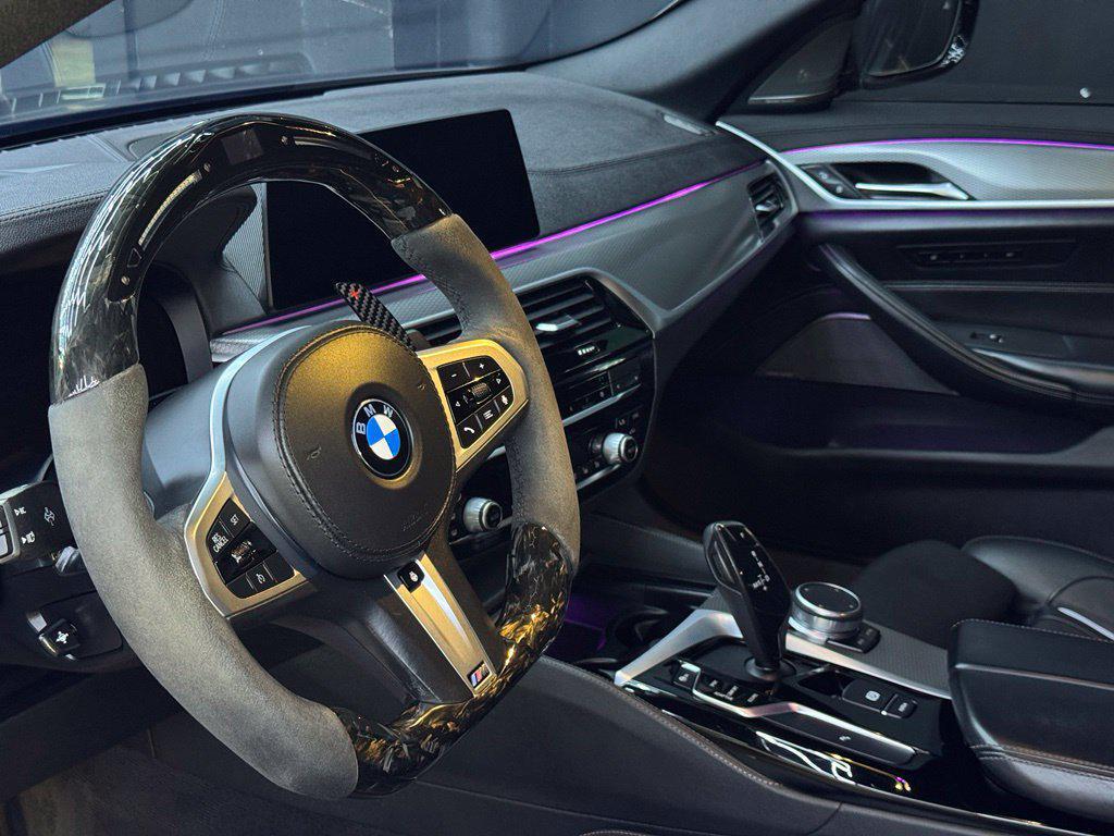 BMW 5 Series view 14