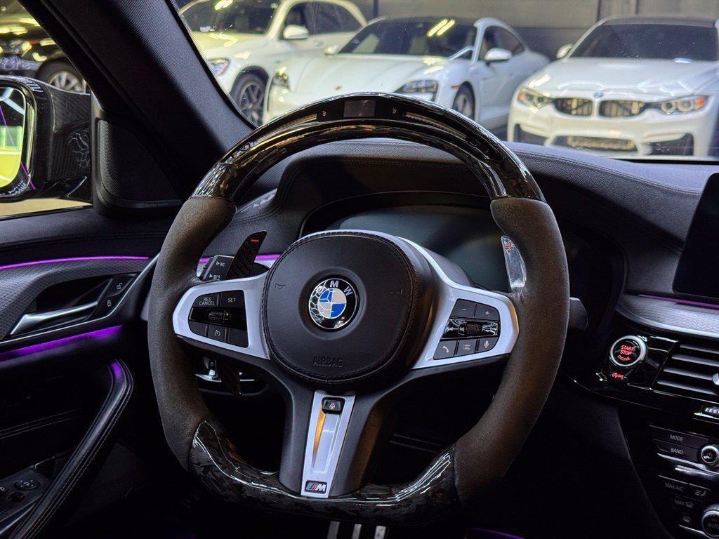 BMW 5 Series view 8