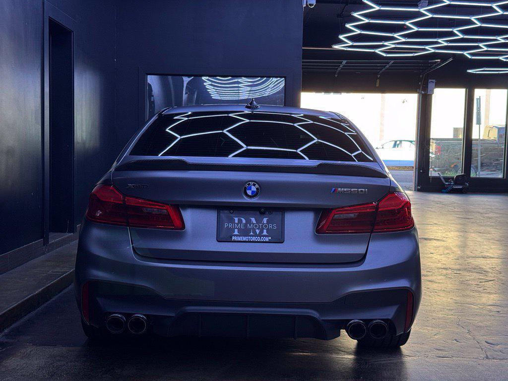 BMW 5 Series view 24