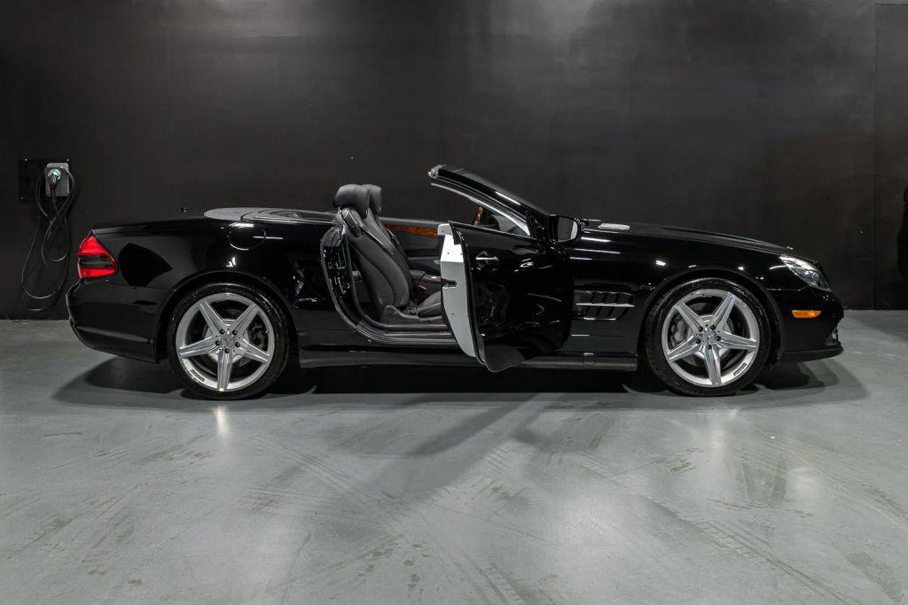 used 2009 Mercedes-Benz SL-Class car, priced at $39,900