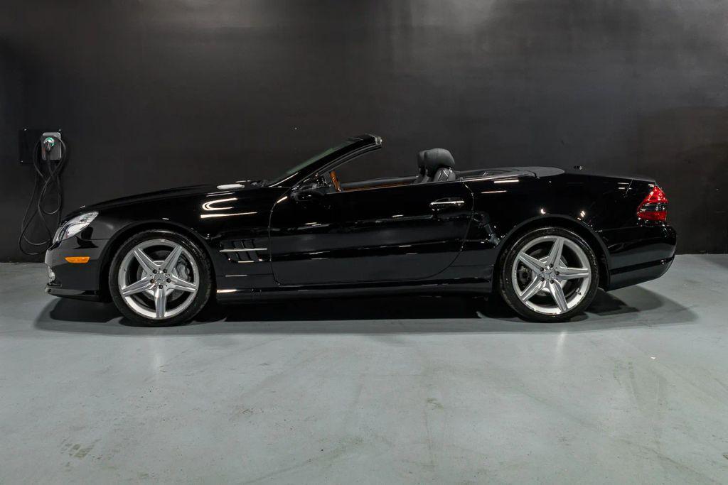 used 2009 Mercedes-Benz SL-Class car, priced at $39,900