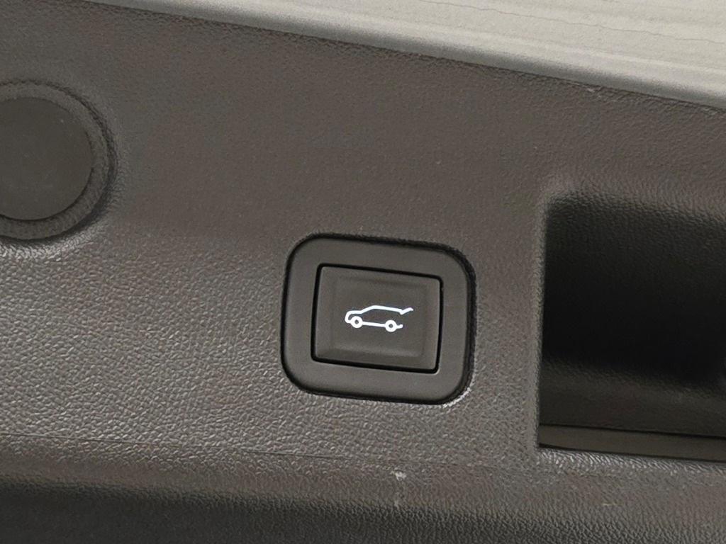 used 2023 Chevrolet Equinox car, priced at $21,595