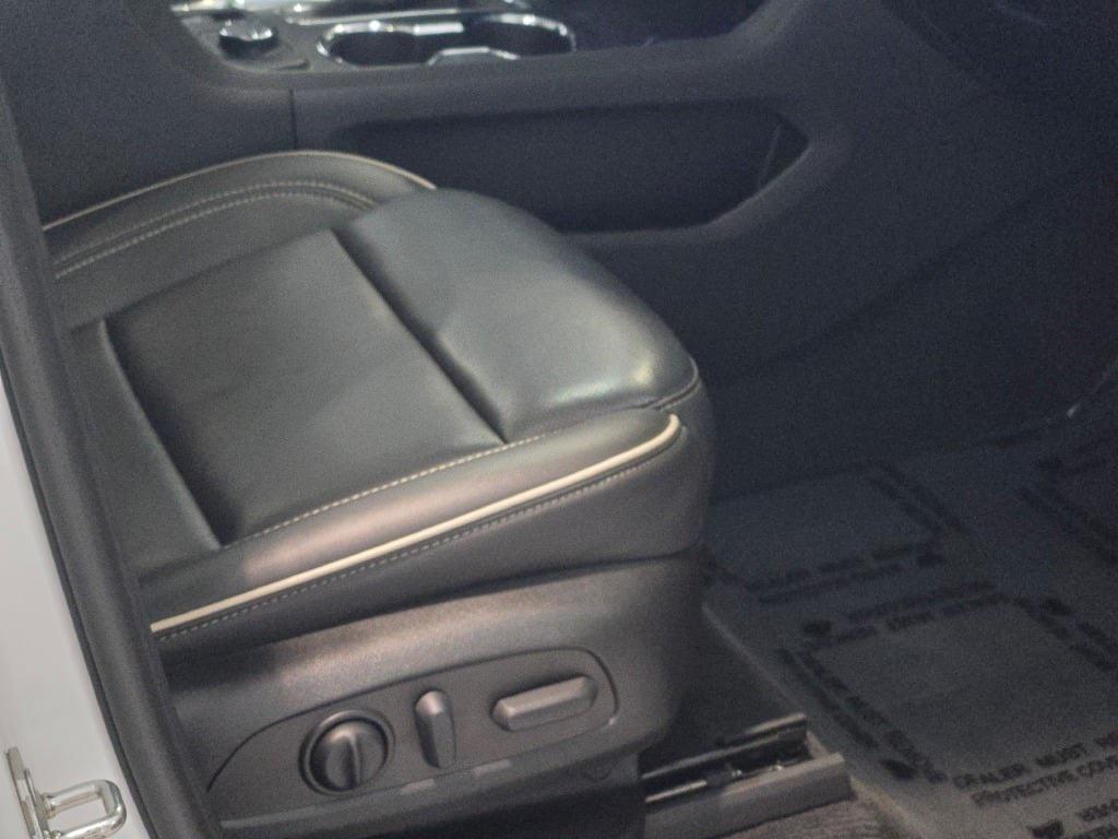 used 2023 Chevrolet Traverse car, priced at $30,795