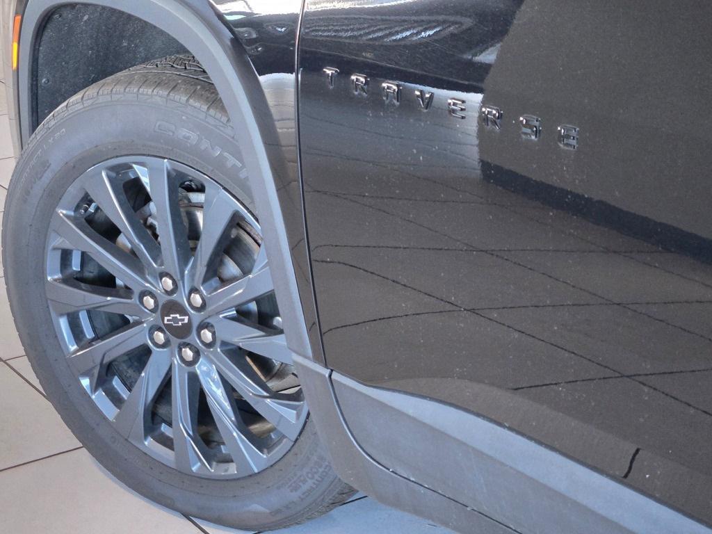 used 2023 Chevrolet Traverse car, priced at $40,395