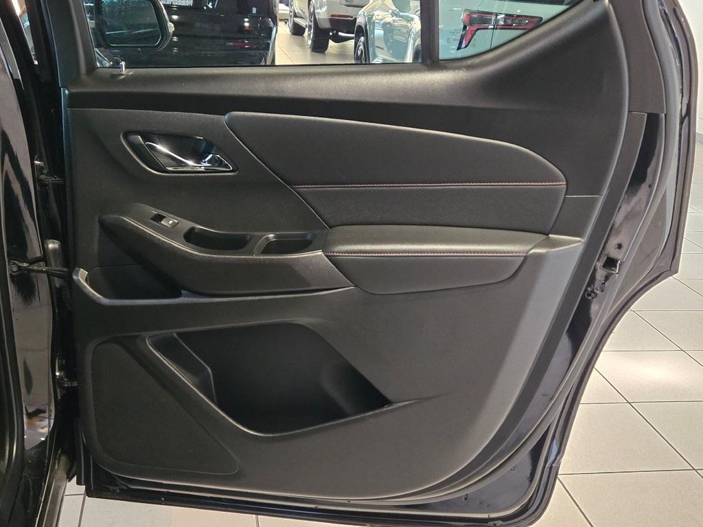 used 2023 Chevrolet Traverse car, priced at $40,395