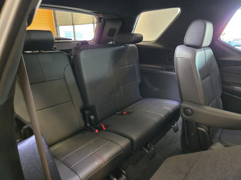 used 2023 Chevrolet Traverse car, priced at $40,395