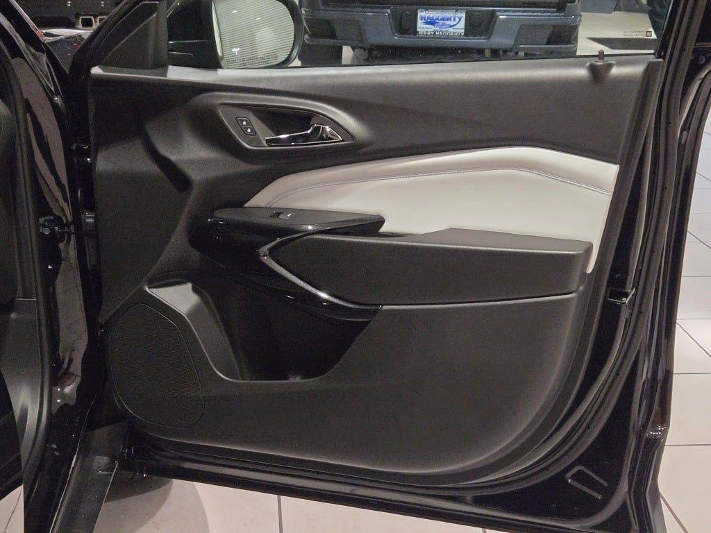 new 2026 Chevrolet Trax car, priced at $25,450