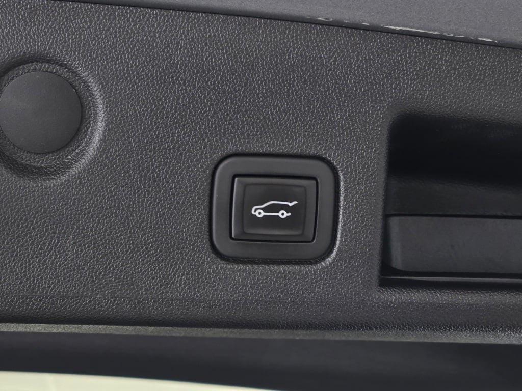 used 2023 Chevrolet Equinox car, priced at $22,995