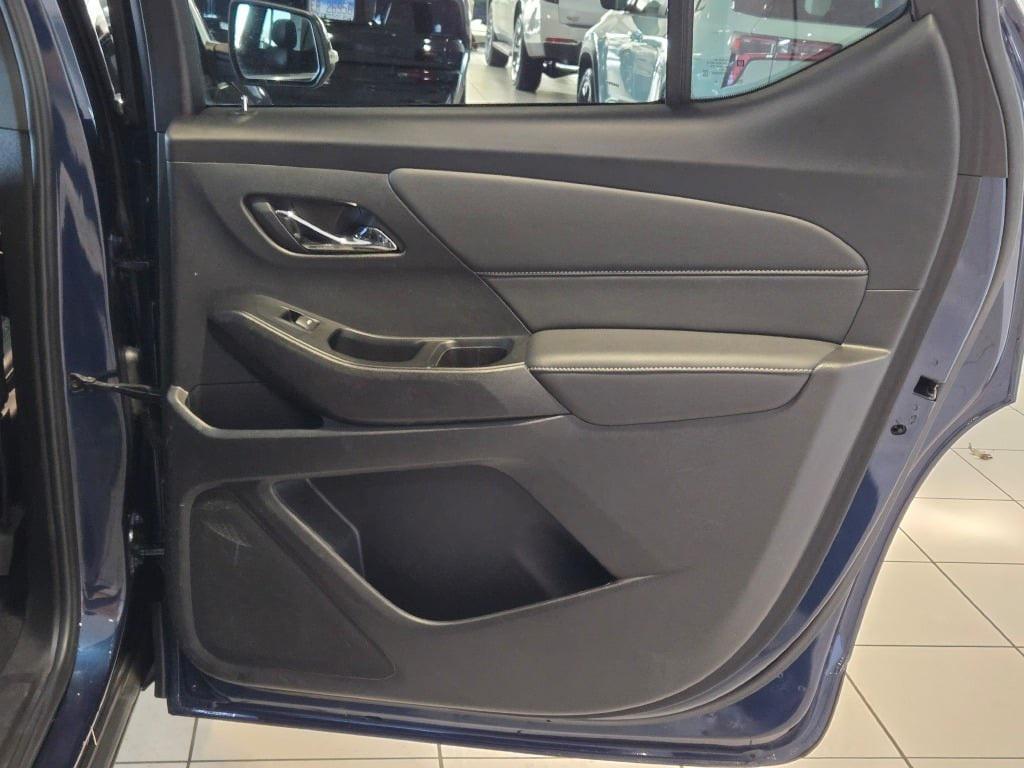 used 2023 Chevrolet Traverse car, priced at $32,995