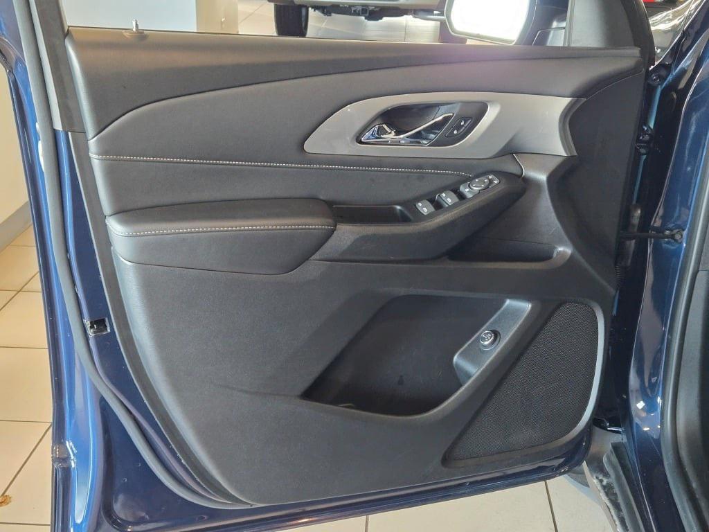 used 2023 Chevrolet Traverse car, priced at $32,995