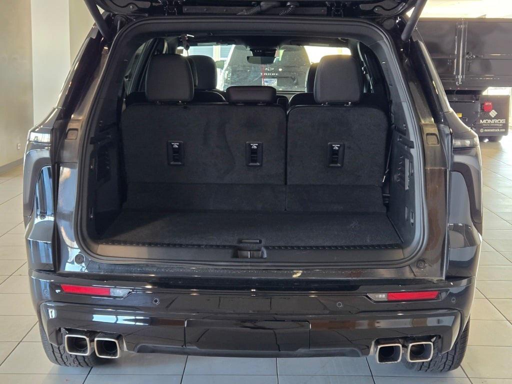 used 2024 Chevrolet Traverse car, priced at $53,195