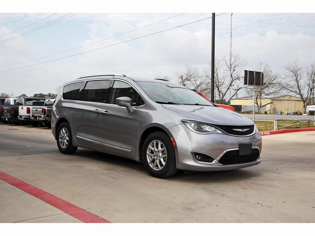 used 2020 Chrysler Pacifica car, priced at $13,819