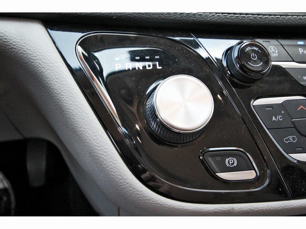 used 2021 Chrysler Pacifica car, priced at $17,309