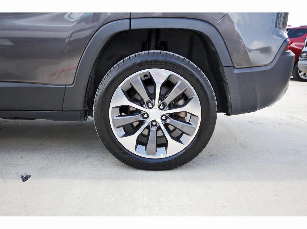 used 2021 Jeep Cherokee car, priced at $20,979