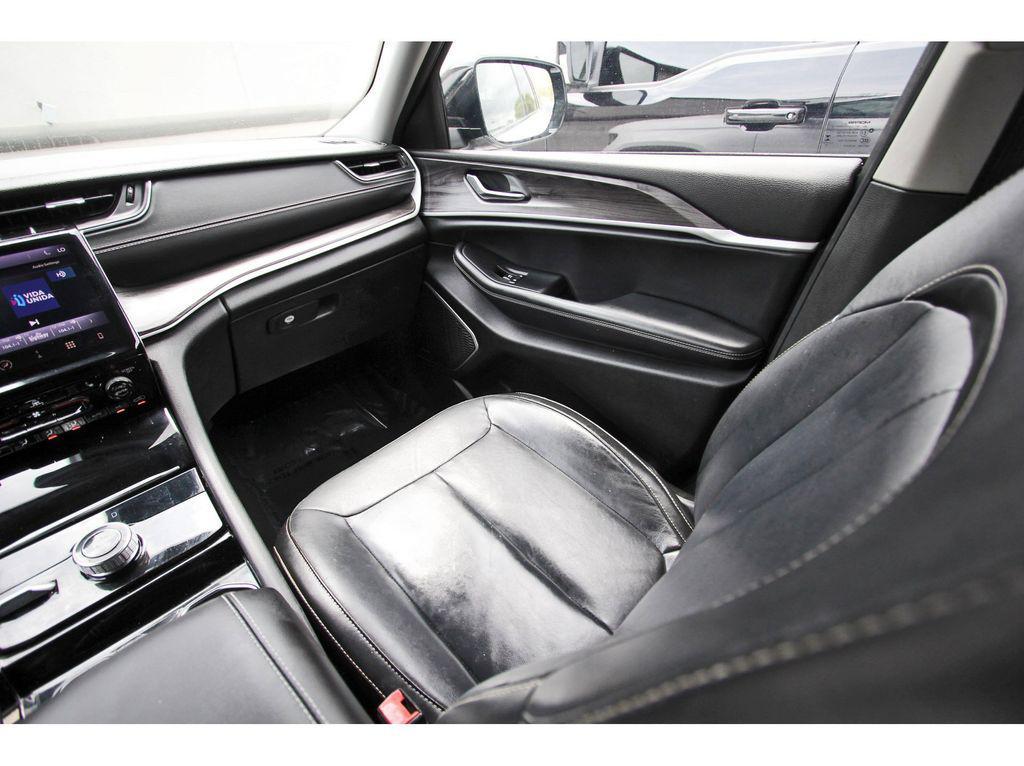 used 2022 Jeep Grand Cherokee car, priced at $24,789