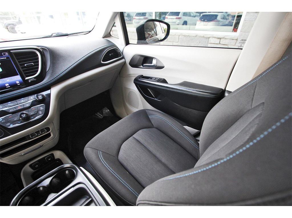 used 2021 Chrysler Pacifica car, priced at $15,698