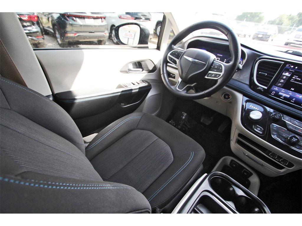 used 2021 Chrysler Pacifica car, priced at $15,698
