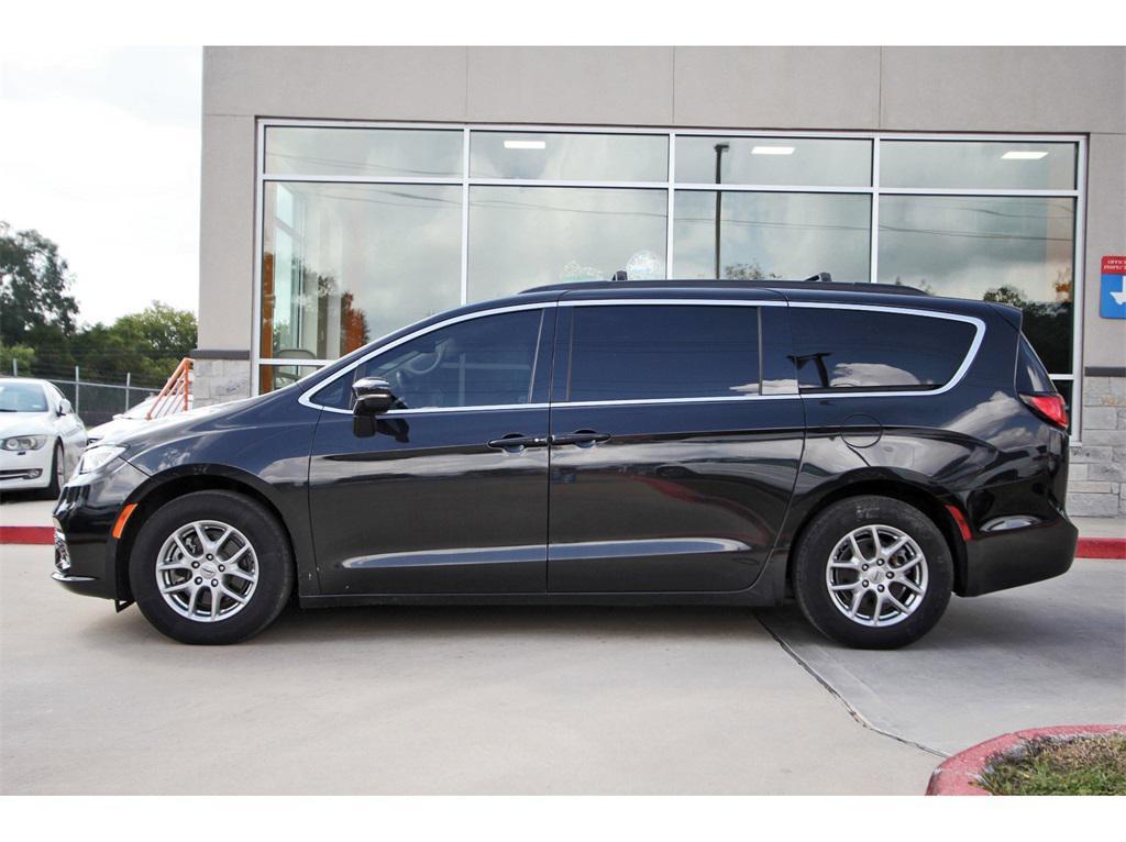 used 2021 Chrysler Pacifica car, priced at $15,698