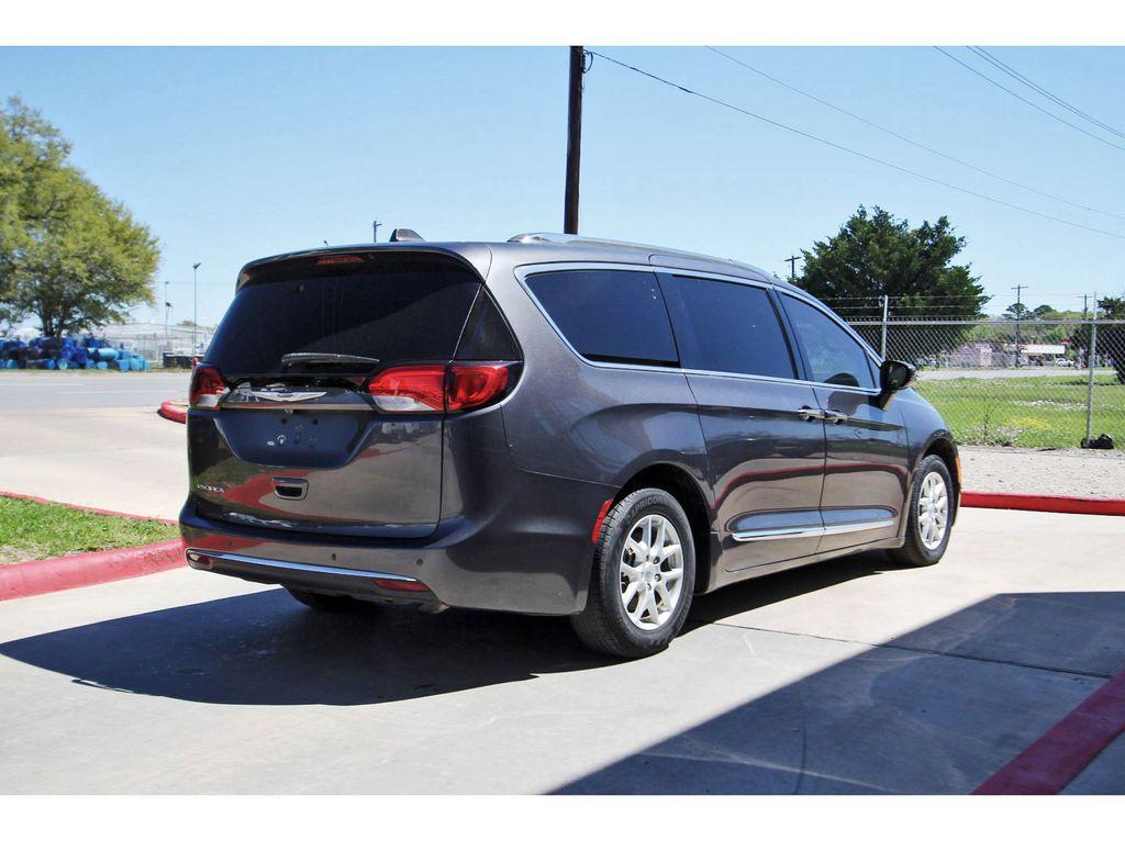 used 2020 Chrysler Pacifica car, priced at $14,929