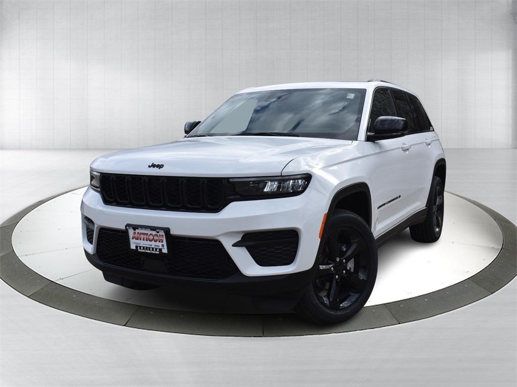 new 2025 Jeep Grand Cherokee car, priced at $38,995
