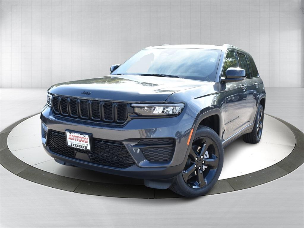 new 2025 Jeep Grand Cherokee car, priced at $40,434
