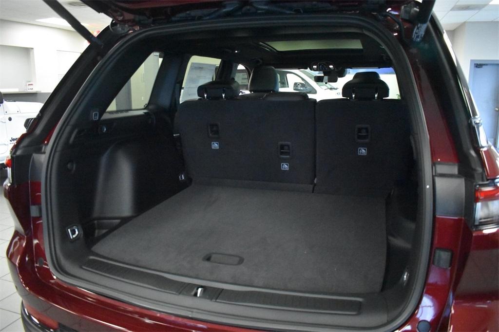 new 2025 Jeep Grand Cherokee car, priced at $53,030