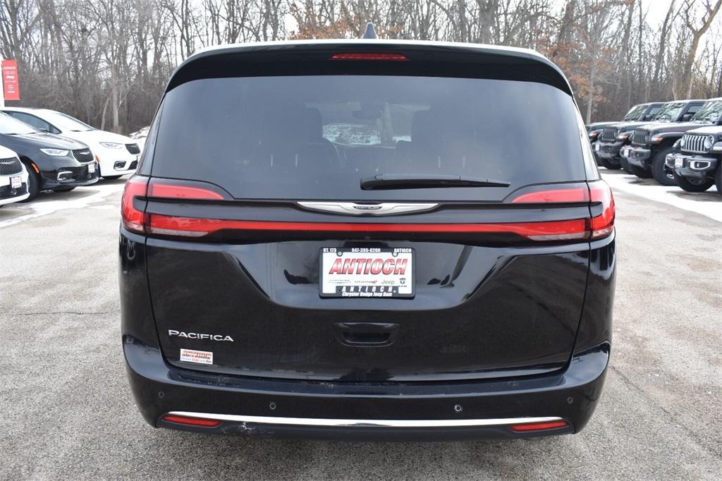 used 2025 Chrysler Pacifica car, priced at $29,577