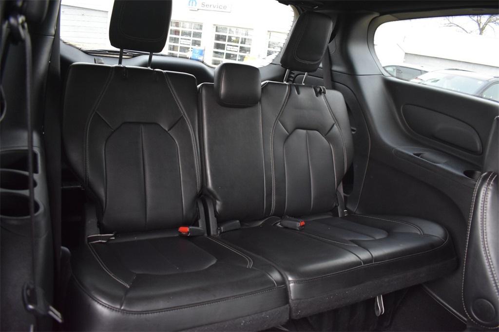 used 2025 Chrysler Pacifica car, priced at $29,577