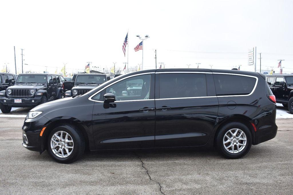 used 2025 Chrysler Pacifica car, priced at $29,577