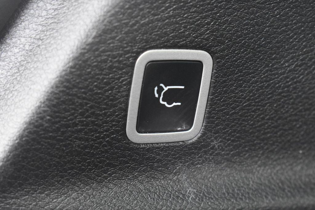 used 2025 Chrysler Pacifica car, priced at $29,577