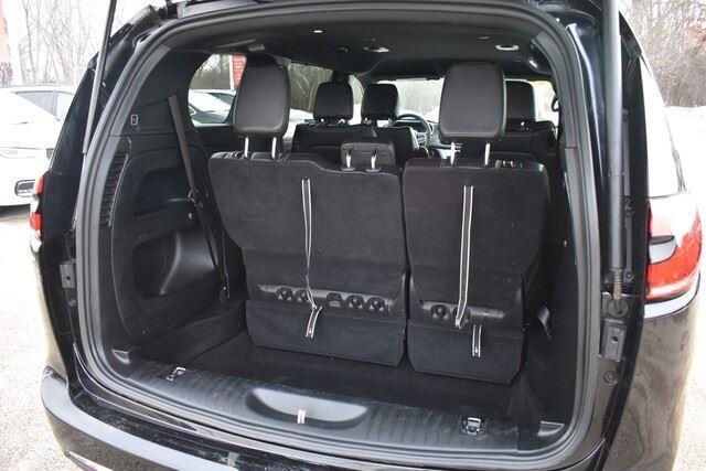 used 2025 Chrysler Pacifica car, priced at $28,477