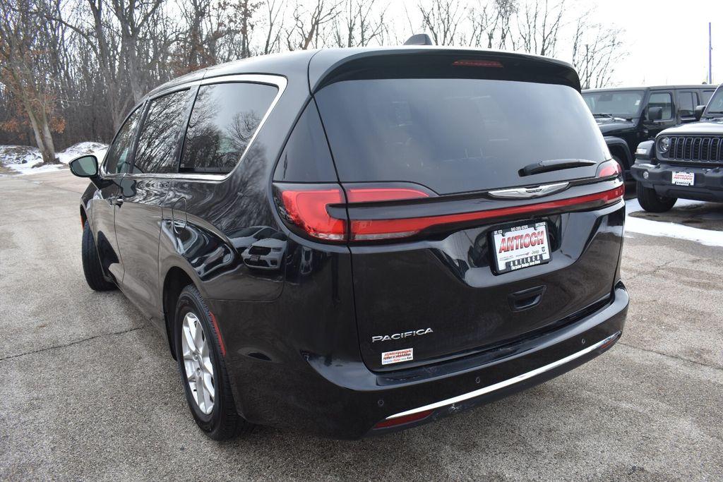 used 2025 Chrysler Pacifica car, priced at $29,577