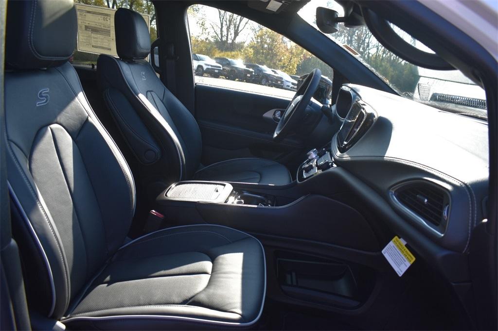 new 2026 Chrysler Pacifica car, priced at $49,720