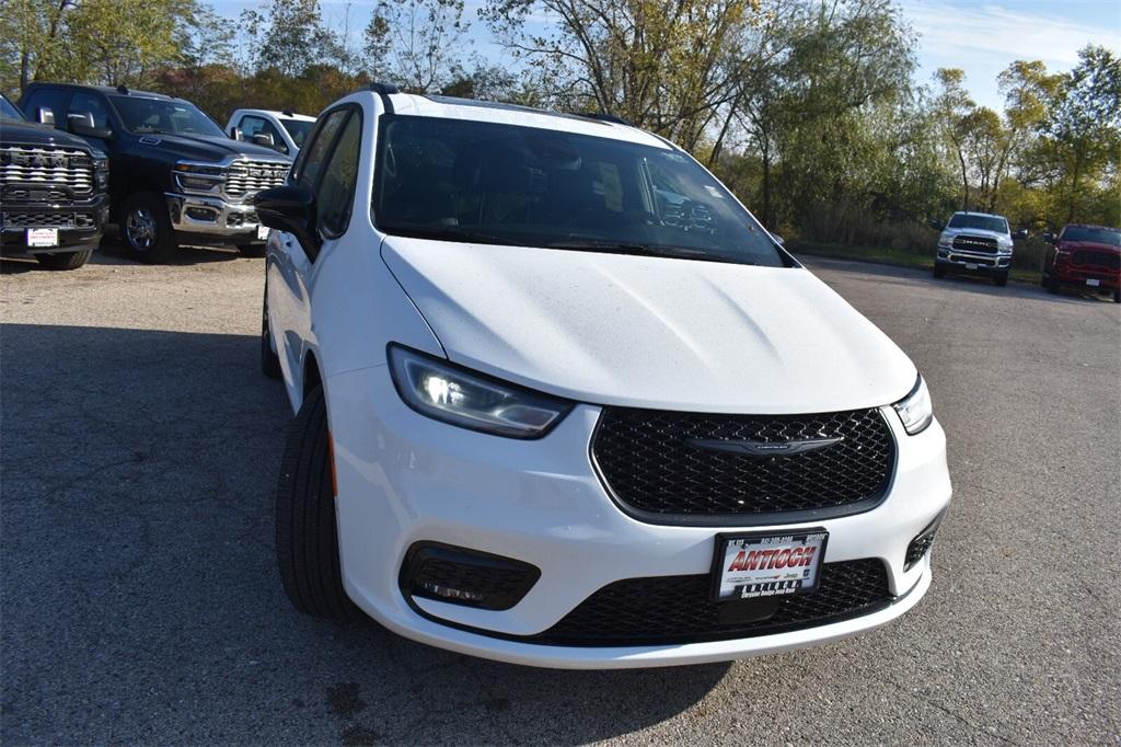 new 2026 Chrysler Pacifica car, priced at $49,720