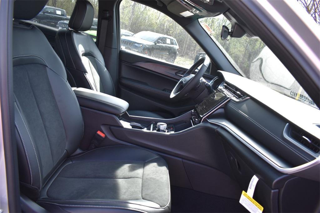 new 2025 Jeep Grand Cherokee L car, priced at $39,995