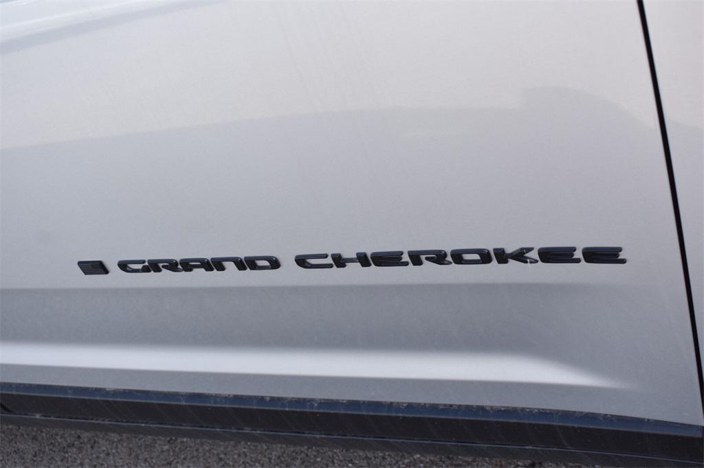 new 2025 Jeep Grand Cherokee L car, priced at $39,995